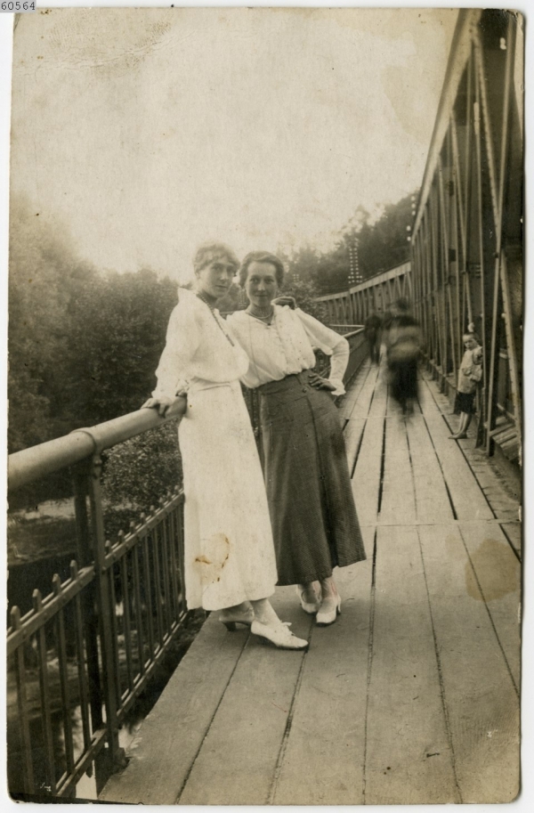 Fotografia dwóch kobiet