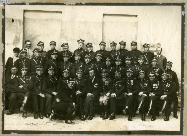 Fotografia grupowa - pożarnicza kadra oficerska