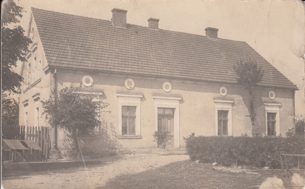 Fotografia domu rodzinnego Jaranowskich w Rywałdzie