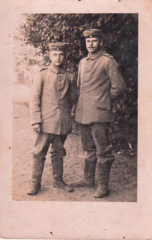 Fotografia żołnierzy w mundurach pruskich